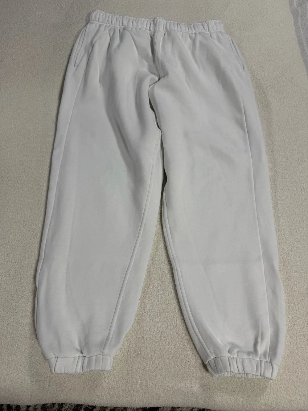 lululemon athletica White Scuba MR Oversized Jogger - Picture 4 of 8